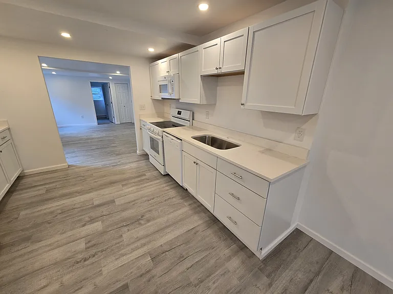 8 E Main St #1 — Photo 1