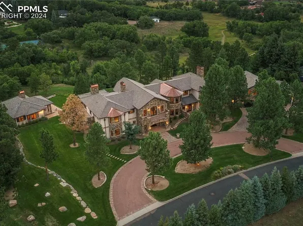 22 Crossland Rd, Colorado Springs, CO 80906