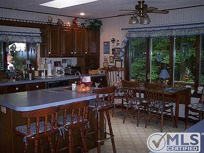 Dining Area in Kitchen.