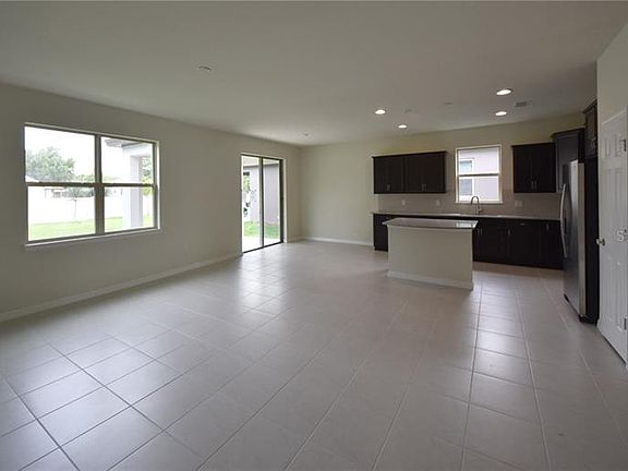 4th image of 3521 Starkey Dr