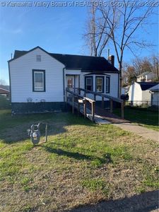 103 Bailes Dr, Nitro, WV, 25143