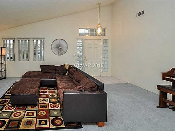 3rd image of 7537 Summer Crest Ln
