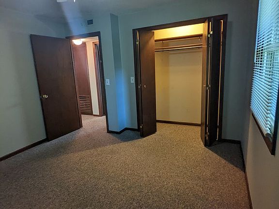 4th image of 501 E 6th St APT A
