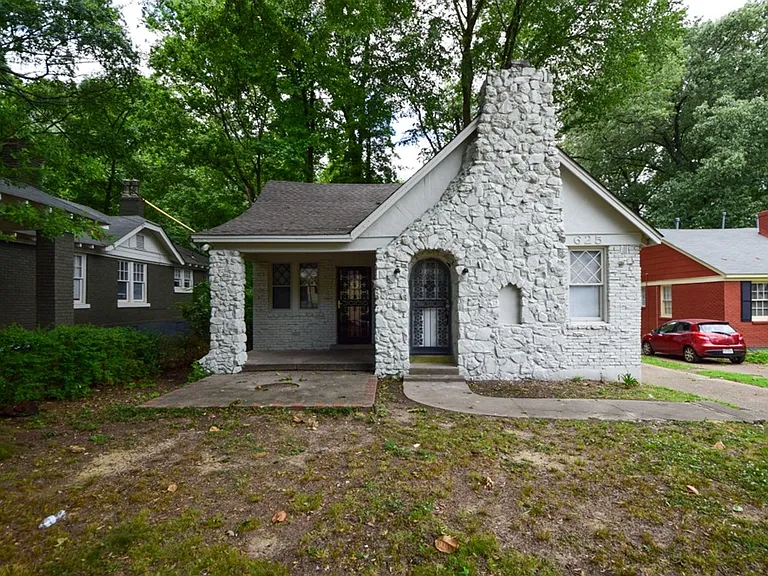625 McConnell St — Photo 1