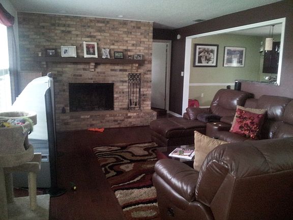 Living Room/Fireplace
