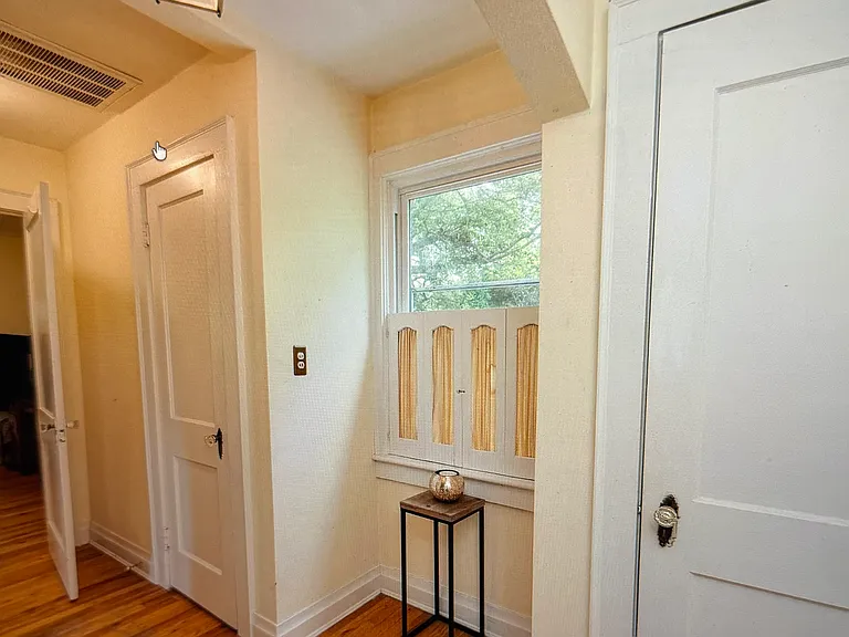 422 Sinclair St — Photo 13