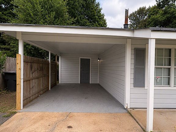 2nd image of 2620 Lola Ln