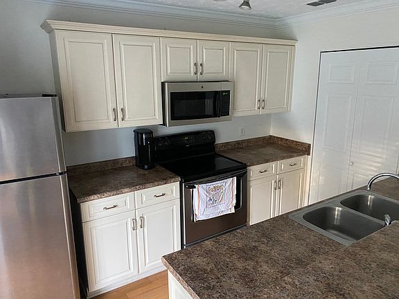 4th image of 802 E Main St APT 19