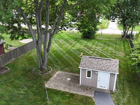 3rd image of 23 W 56th Pl