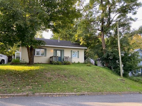61 Kent St, Keeseville, NY 12944
