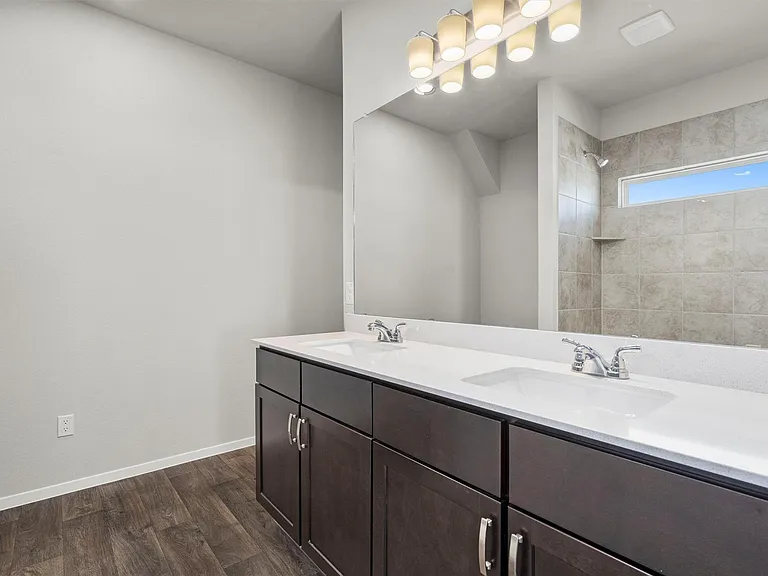 135 Chesterfield Dr — Photo 10