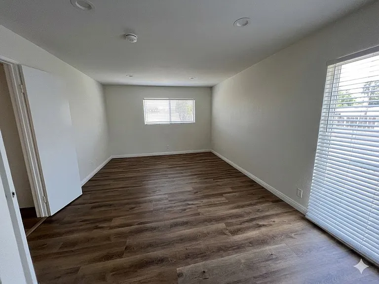 1919 E Beverly Way #213 — Photo 5