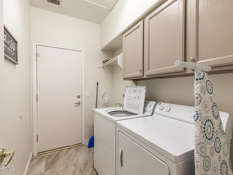 11160 E Greythorn Dr — Photo 25