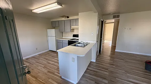1230 Pioneer Ave #206 Photo 1