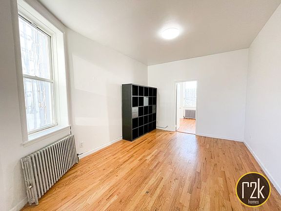3rd image of 39-02 29th St #3R