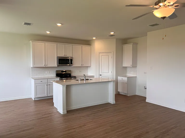 252 Ardsley Ln — Photo 5