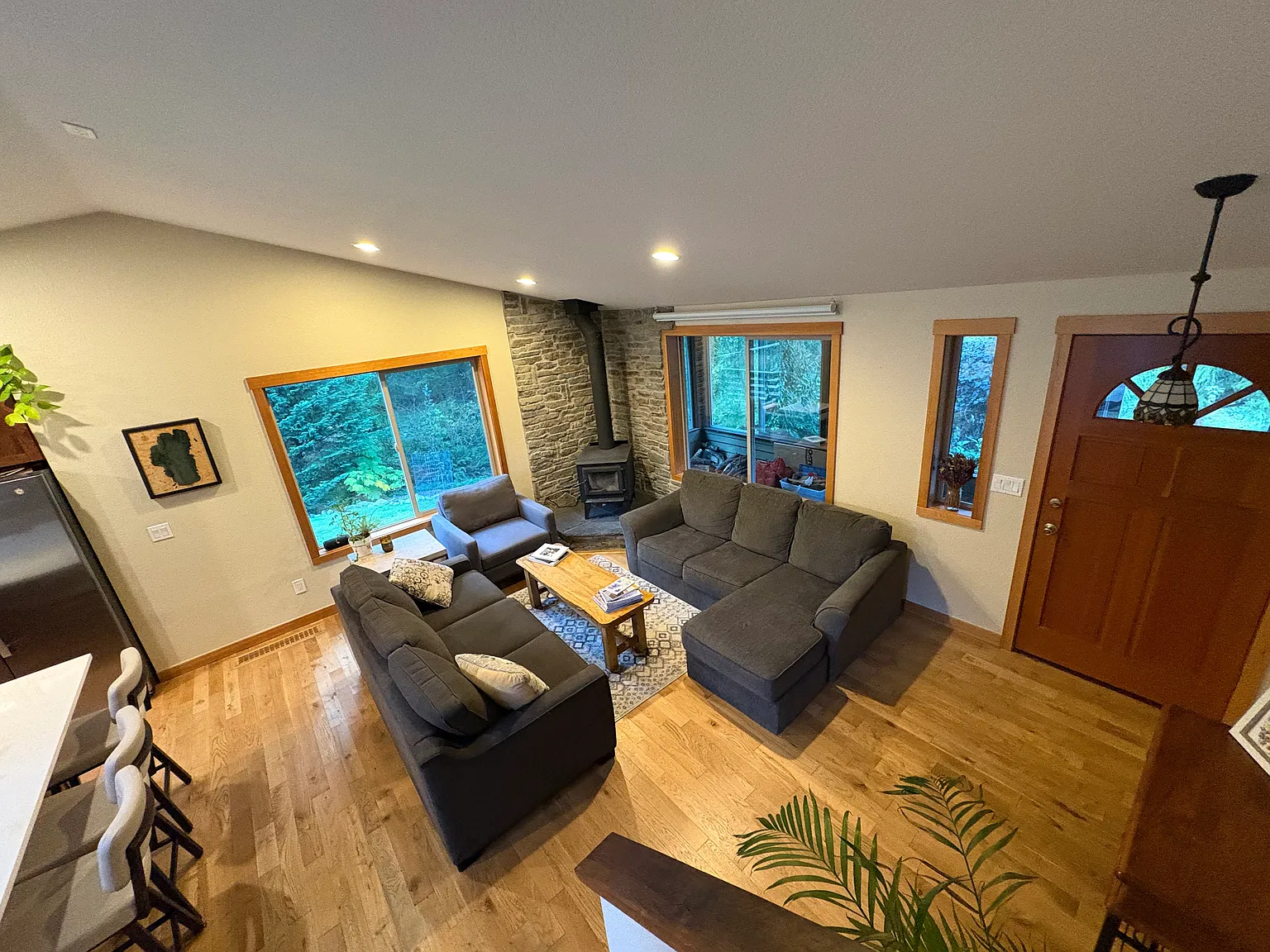 3 bed, 1400 sqft, $3,600 — Photo 3