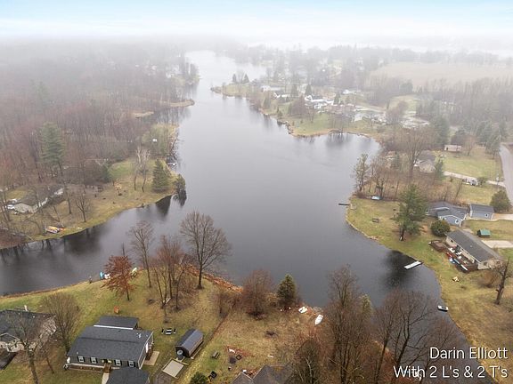 4th image of 4057 E Shore Dr