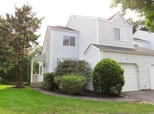 59 Sutton Pl, Islandia, NY 11749