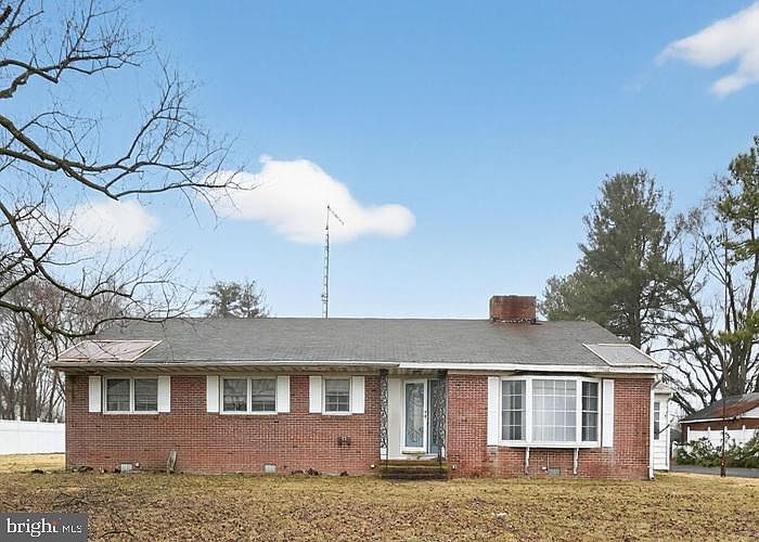 1st image of 4802 E New