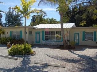 1034 Crescent St, Sarasota, FL 34242