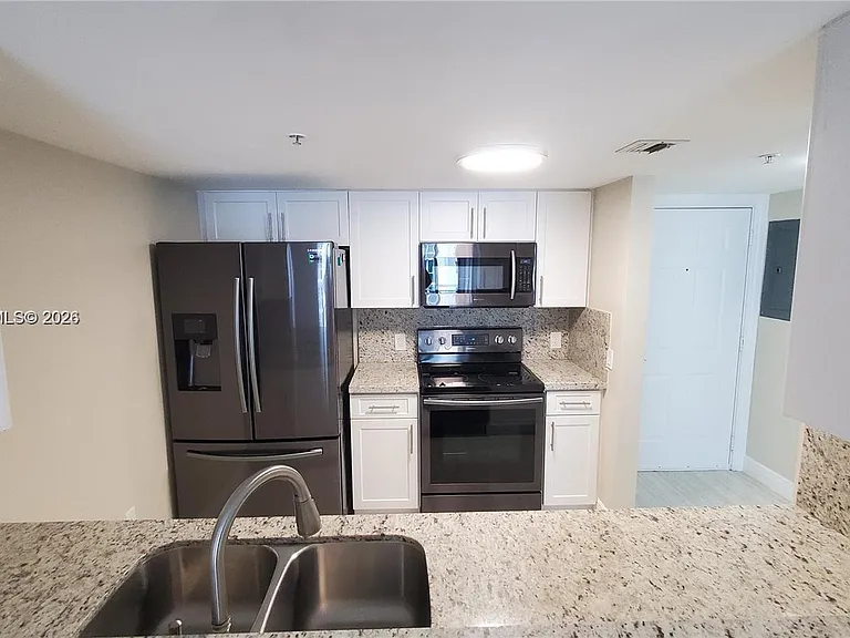 60 NW 37th Ave #806 — Photo 5