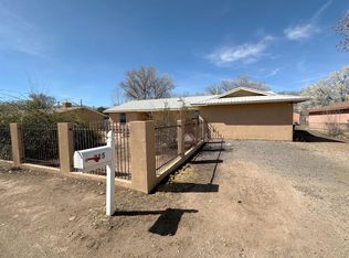 215 Ranchitos Rd, Bosque Farms, NM 87068