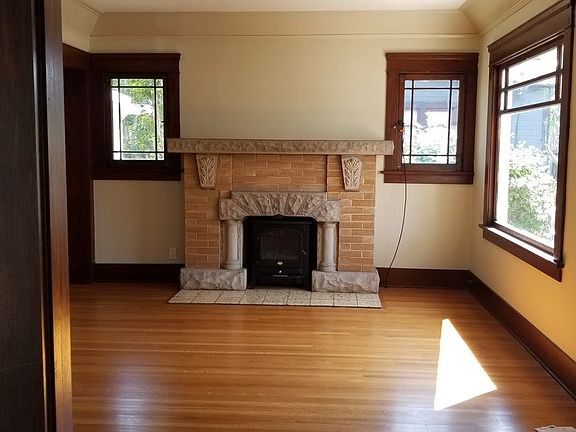 5th image of 3425 E Vista St