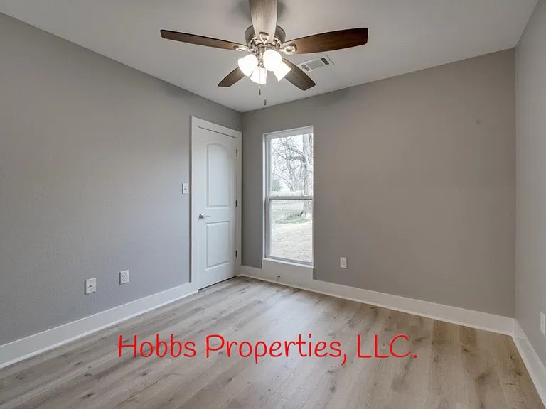 209 N Griffin St — Photo 12