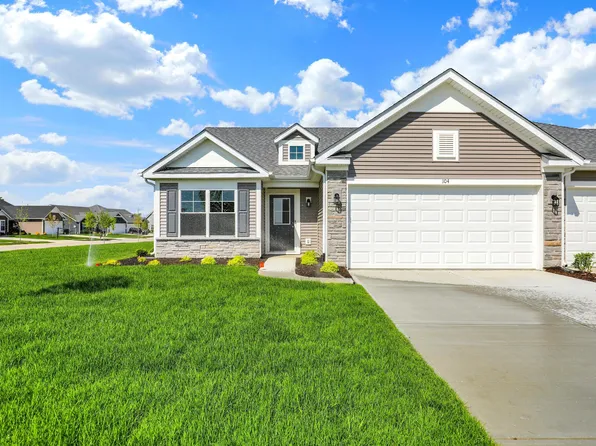 104 Maxim Ct, Cumberland, IN 46229