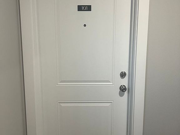 3rd image of 7624 Pacific Ave