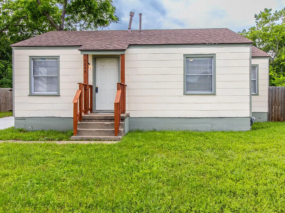 4844 Hartford Dr