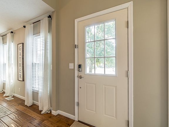 3rd image of 10126 Cedarwood Dr