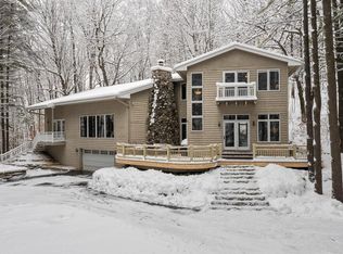 4900 Hubertus Rd, Hubertus, WI 53033