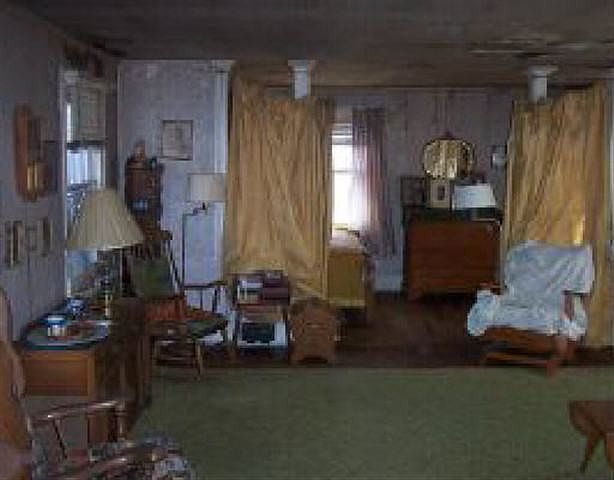 2nd image of 939 FORD Road