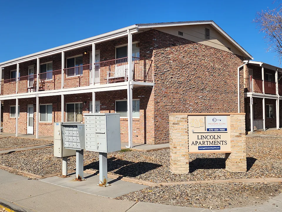 1456 Bunting Ave #1