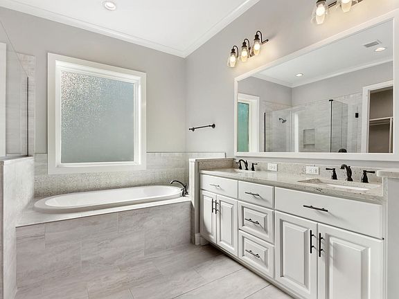5th image of 1018 La Fontaine St