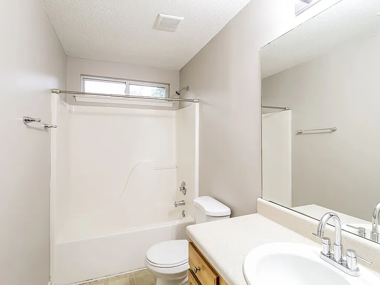 401 Kendall Ln — Photo 16