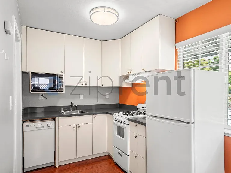 878 Quintinia Dr — Photo 12