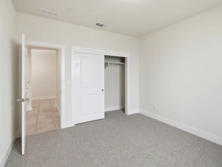761 Hydrangea Dr — Photo 20