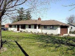 3361 Pickle Rd, Oregon, OH 43616