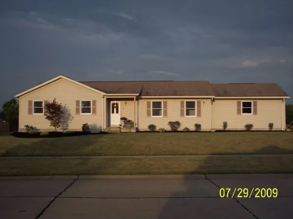 102 Carol Dr, Creston, OH 44217