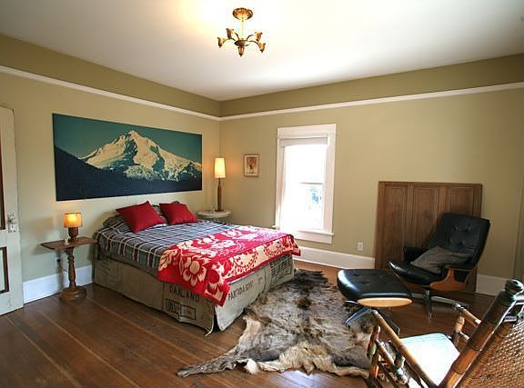 East Bedroom, 2nd Floor