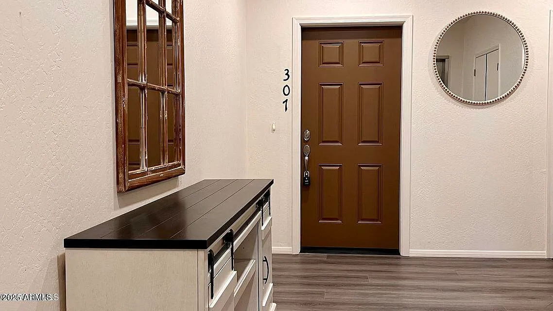 3 bed, 2.0 bath, 1406 sqft, $2,495 — Photo 3