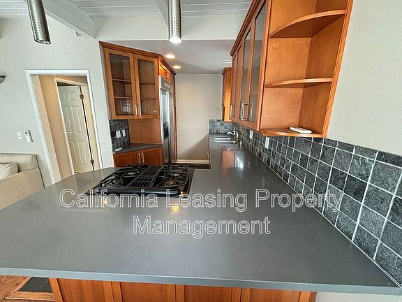 4th image of 121 Rosecrans Pl