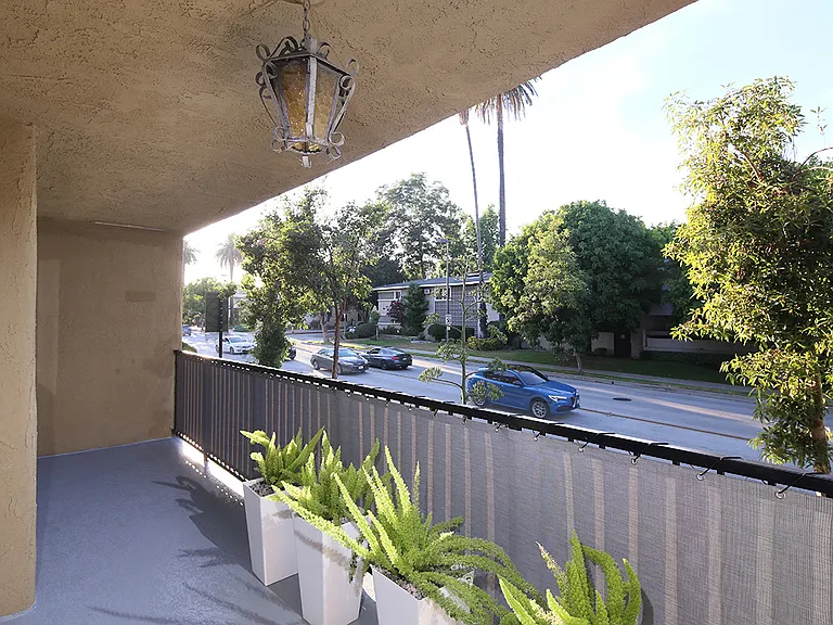 382 E California Blvd #101 — Photo 9