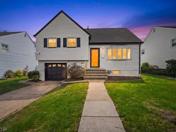 51 Albert Ter, Bloomfield Twp., NJ 07003