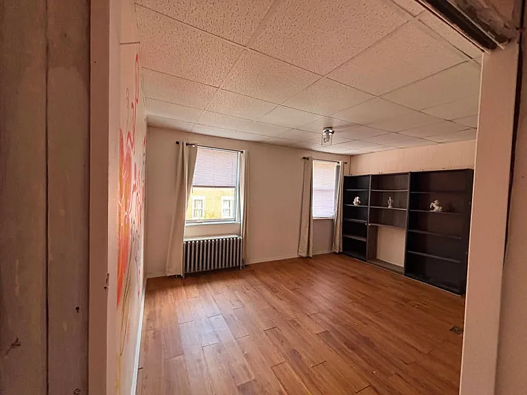 1320 S 6th St — Photo 11