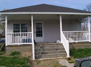 104 E North St, Sesser, IL