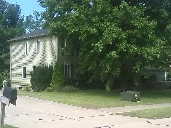 3rd image of 3800 River Ln
